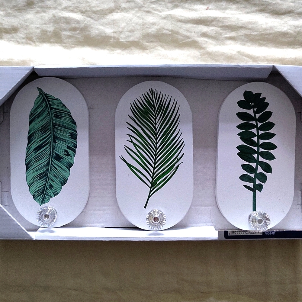 3 Leaf Hangers/Hooks